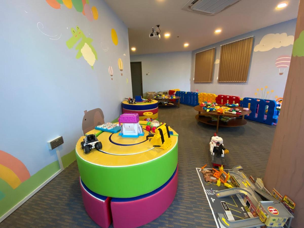 The Lanes Hotel Tutong Exterior photo